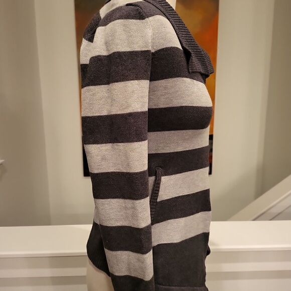 Athleta Sweater Size XS - Picture 3 of 6
